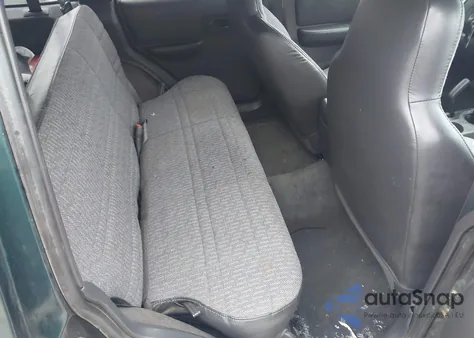 2000 Jeep Cherokee Sport z USA, uszkodzony, nr VIN 1J4FF48S2YL230794